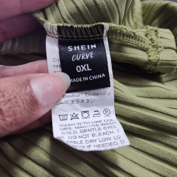 Shein Curve 2-Tone Green Cream Ribbed Crop Tank Top Women Size 0XL 12 Sleeveless - Picture 5 of 7